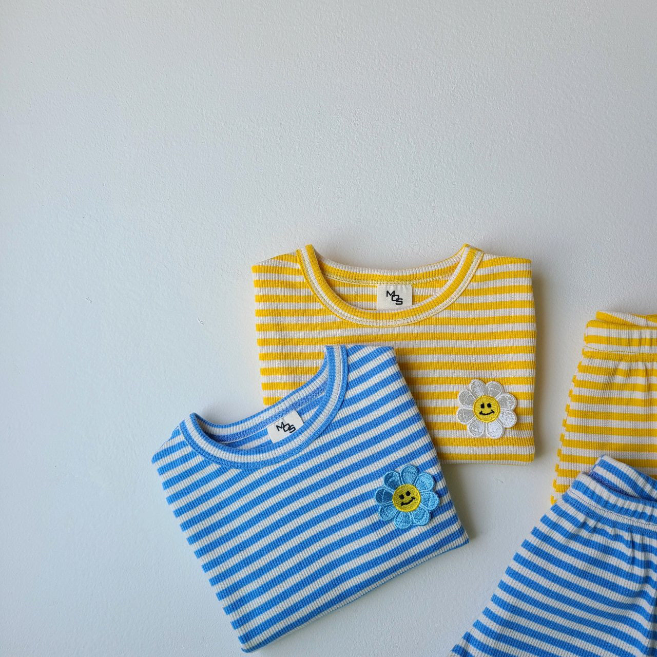 Striped Daisy Embroidery Set - Yellow