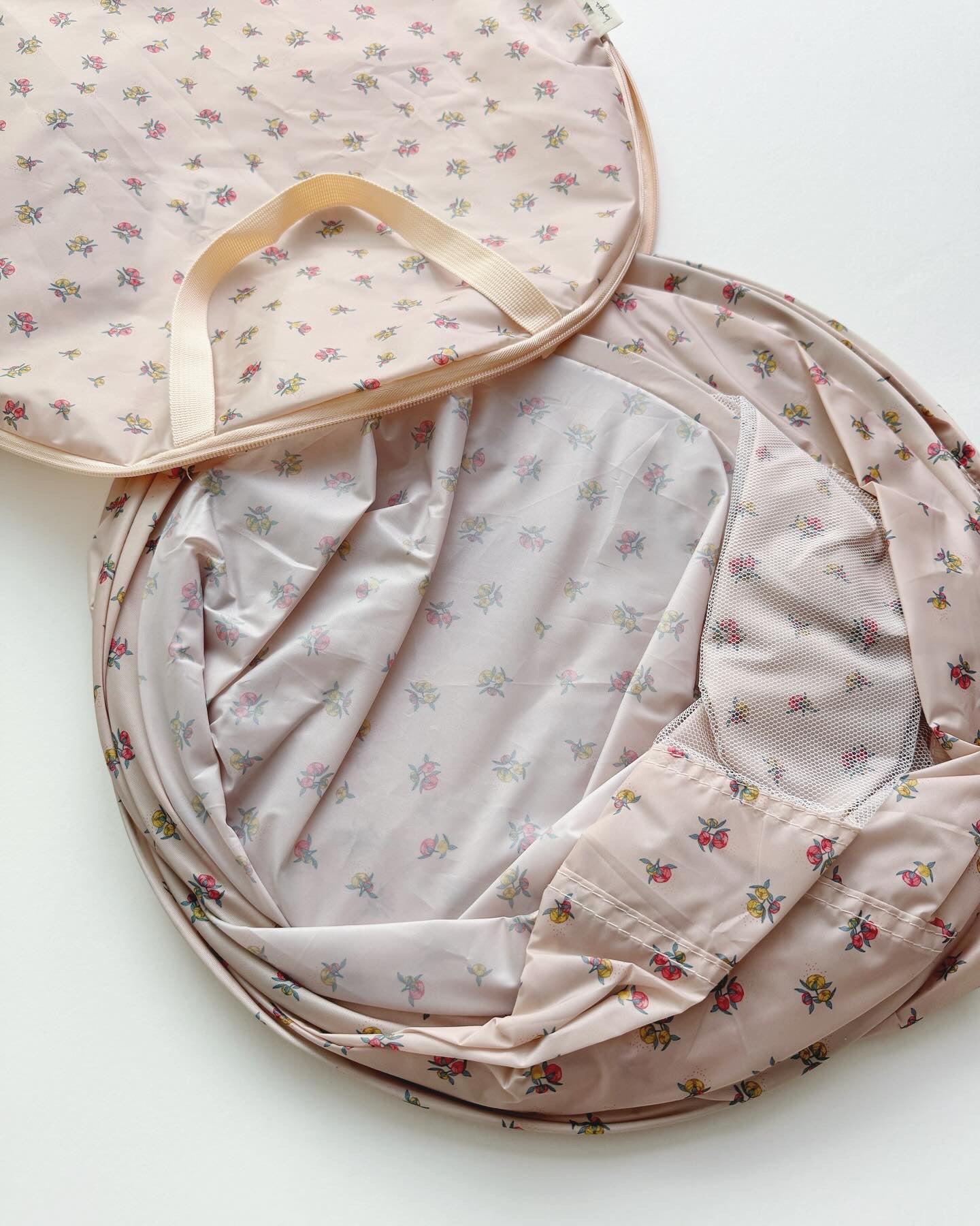 Pop Up Beach Tent - Cherry