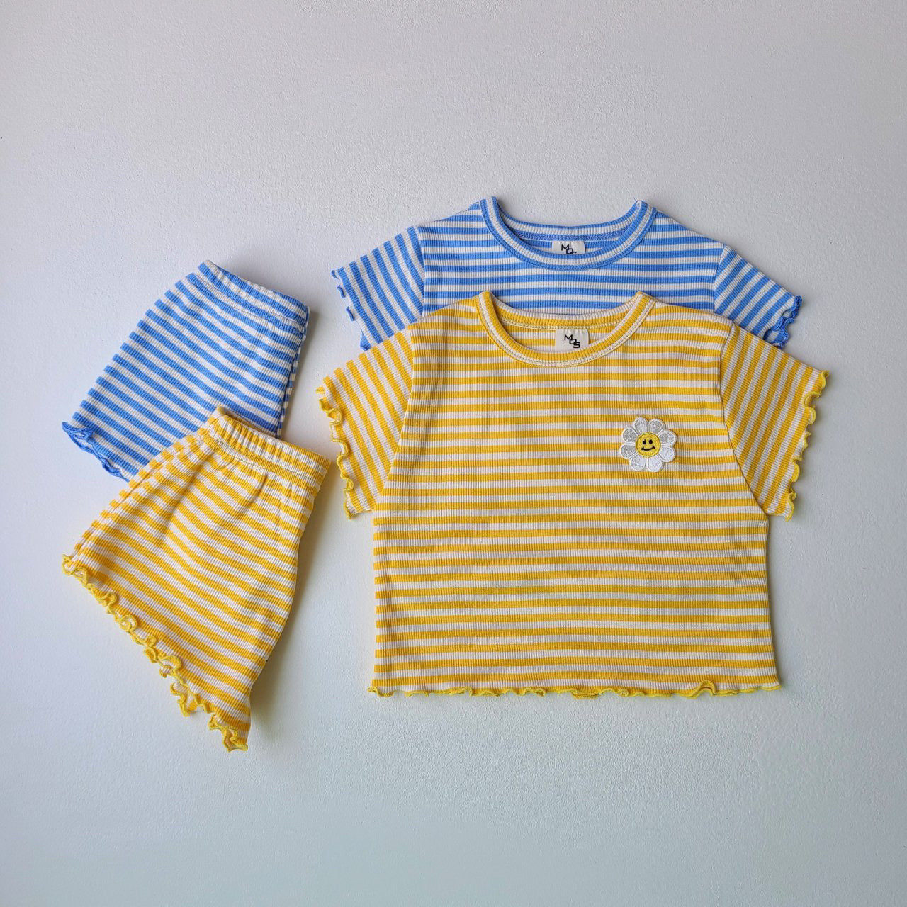 Striped Daisy Embroidery Set - Yellow